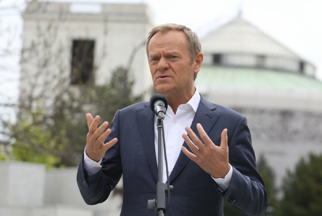 Donald Tusk o osobach LGBT: Nie jestem tęczowym rewolucjonistą