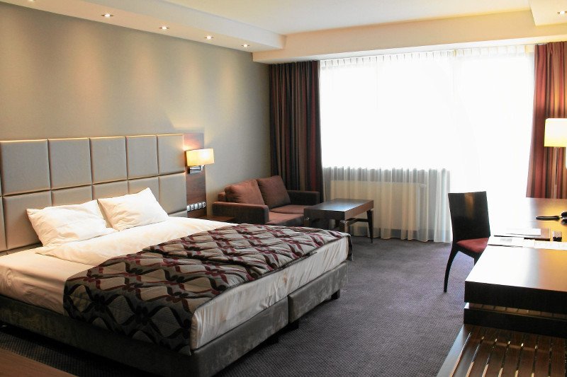 Polacy w hotelach kradną co się da: ręczniki, sztućce, piloty od telewizorów...