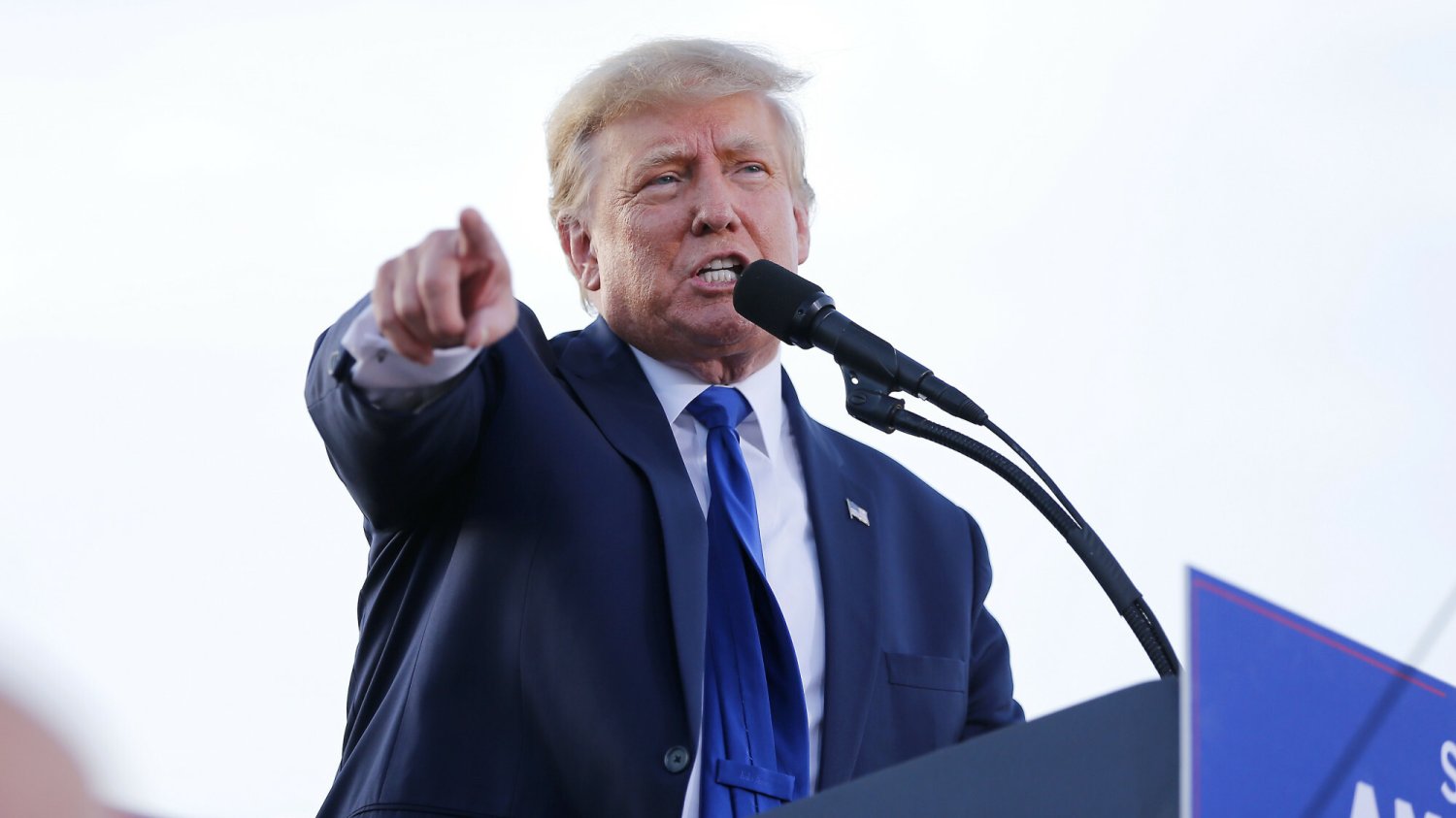 Trump mówi o "potencjalnej śmierci i destrukcji", jeśli zostaną mu postawione zarzuty.