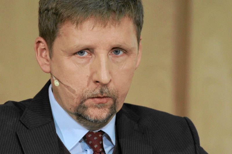 "Obrońcy cyca" według Migalskiego. Karmienie piersią porównał do puszczania bąków, sikania i plucia