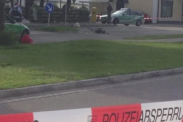 Młody mężczyzna zaatakował 4 osoby na dworcu pod Monachium.