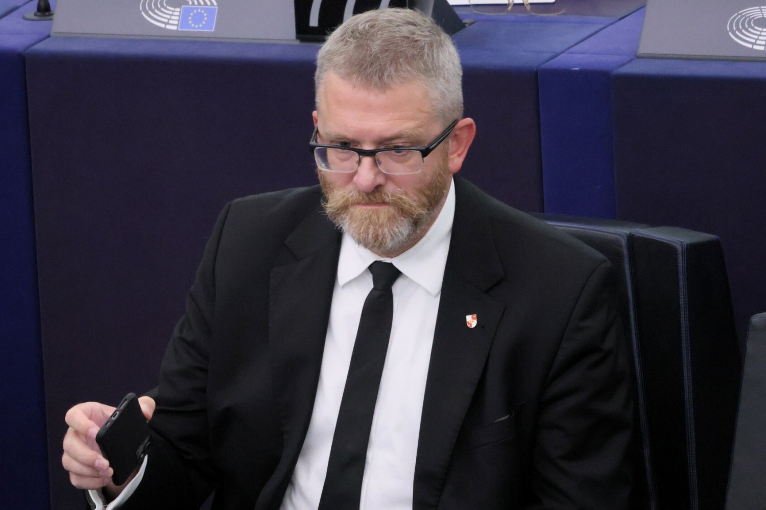 Braun wyrzucony z obrad europarlamentu. Powód szokuje