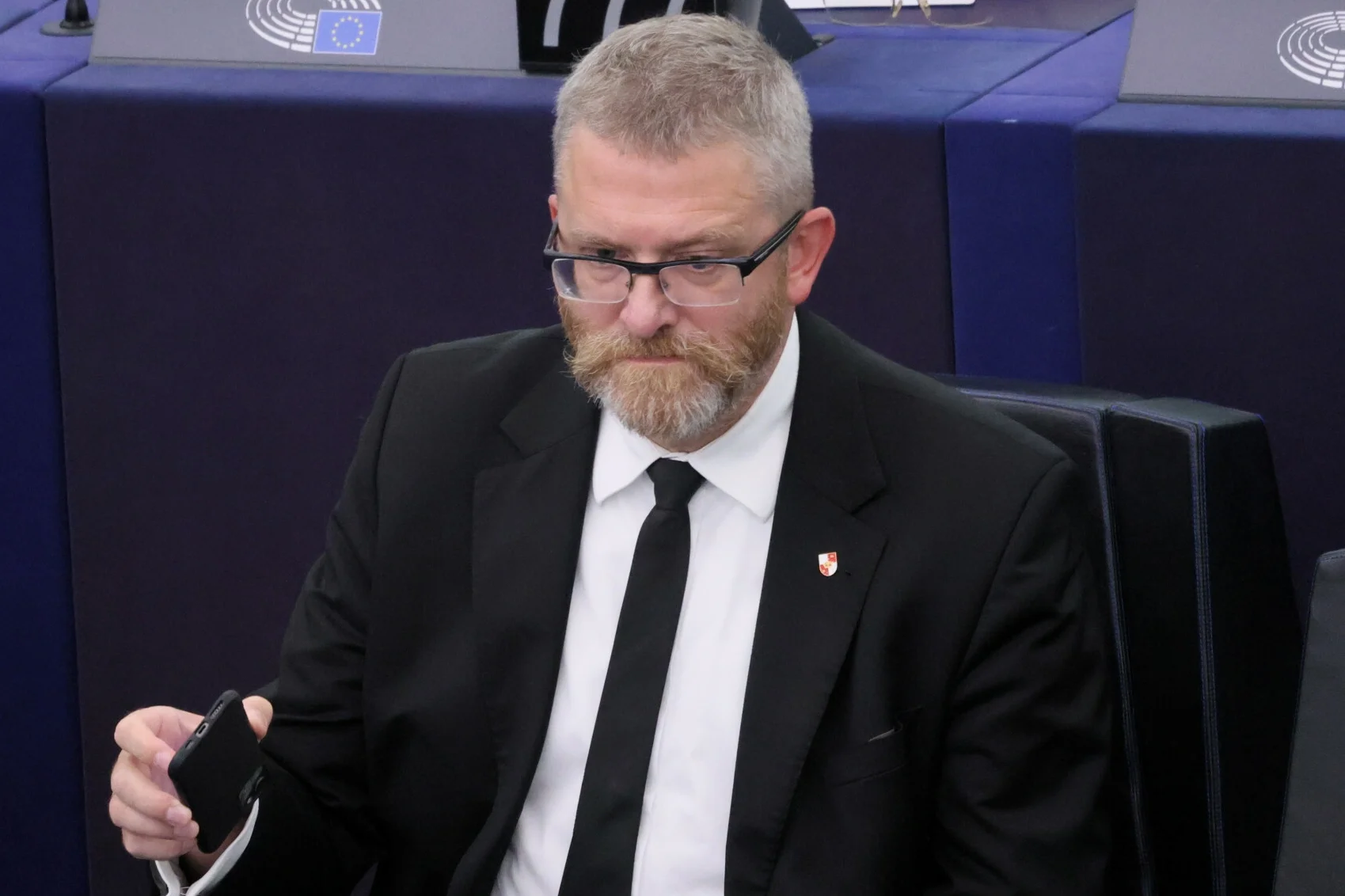 Braun wyrzucony z obrad europarlamentu. Powód szokuje