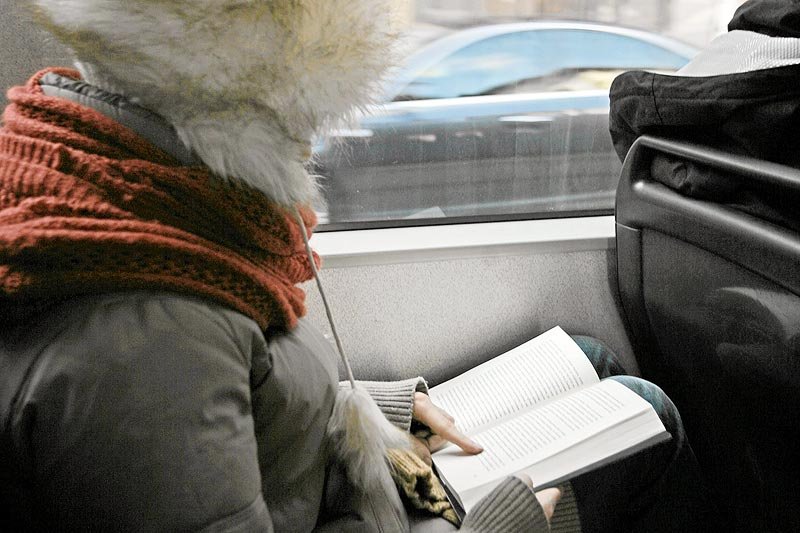 Z mobilnych bibliotek w tramwajach ZKM w Gdańsku zniknęły wszystkie książki. Gdańszczanie obawiają się, że większość została skradziona, a nie wypożyczona...