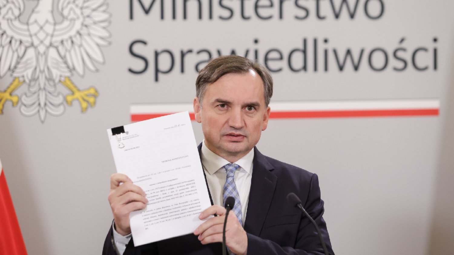 Co dzieje się ze Zbigniewem Ziobrą? "Stan jest bardzo poważny".