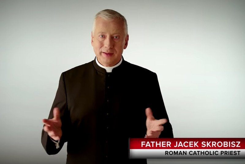 Kadr ze spotu Polskiej Fundacji Narodowej "Happy Holidays" To The United States.