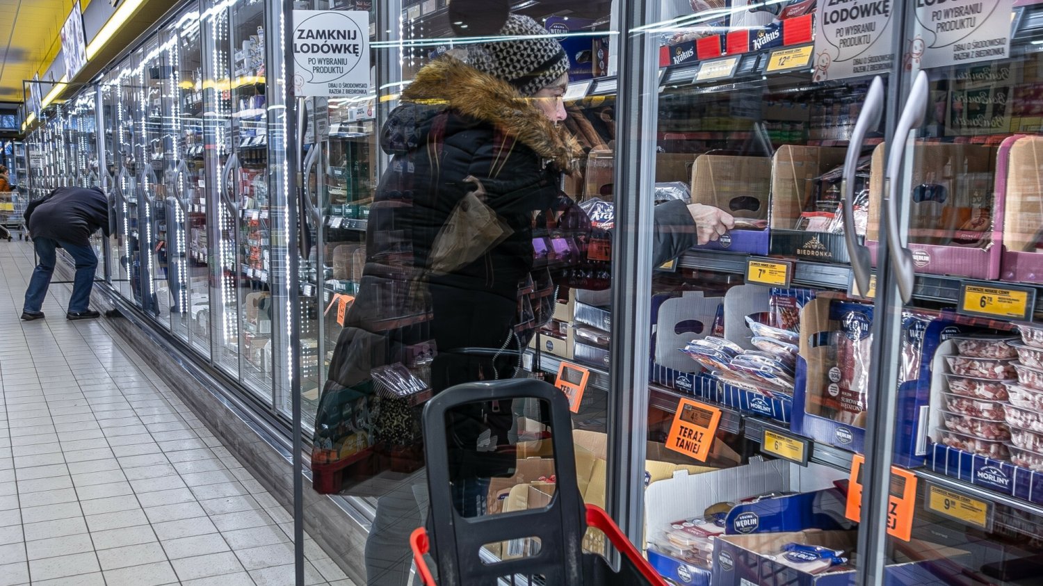 Wielka wyprzedaż mleka 3,2 proc. w Biedronce. Promocja 3+3 gratis to nie wszystko