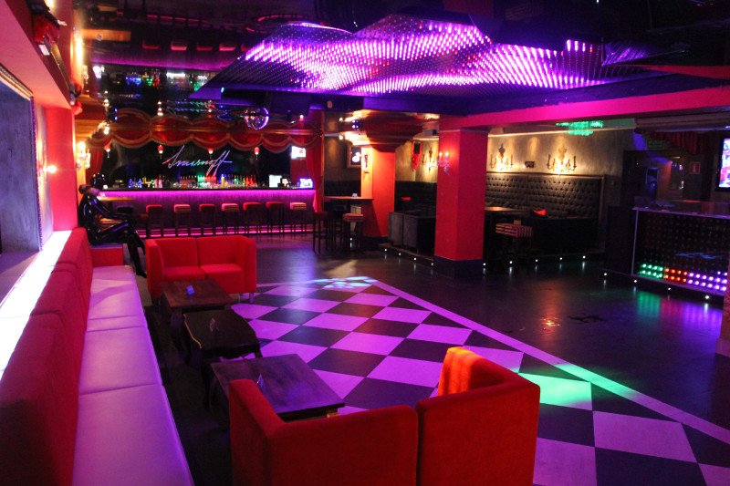 Sopocka policja chciałaby, żeby kluby były puste już o trzeciej nad ranem.