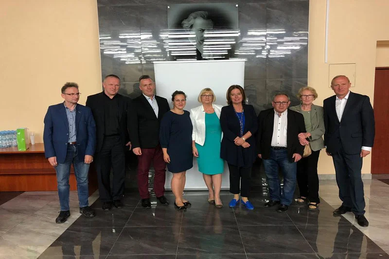Klub na spotkaniu z wicemarszałek Kidawą-Błońską i księdzem Lemańskim.