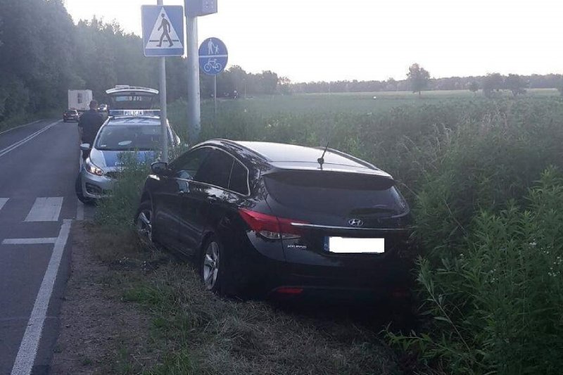 14-latek ukradł mamie samochód. Jego wycieczka skończyła się w rowie