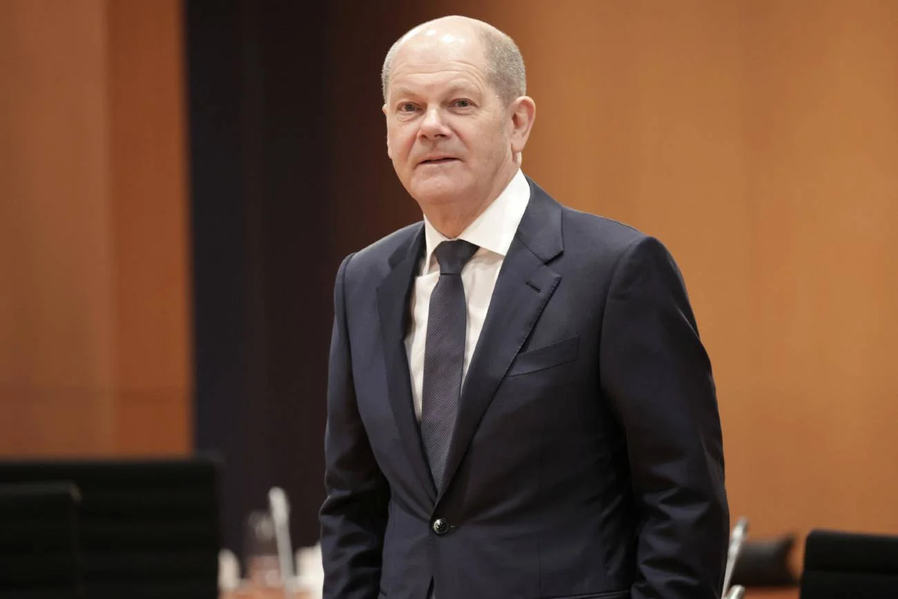 Niemiecki polityk ostro krytykuje Scholza. "Kompromituje Niemcy na świecie"