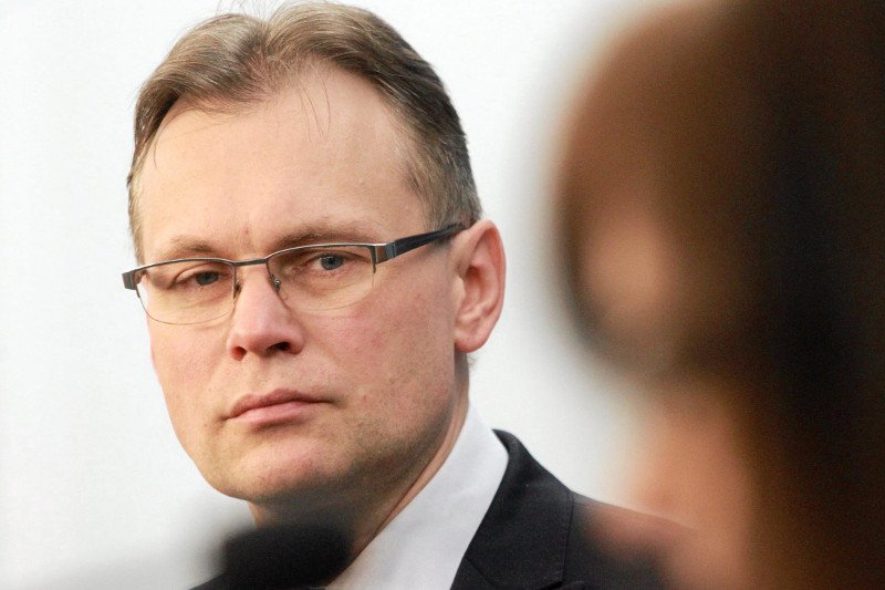 Poseł Mularczyk uznał zachowanie posła Rzepeckiego za nielojalne wobec PiS.