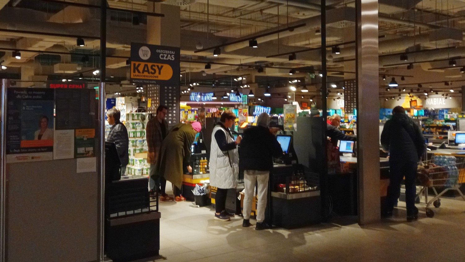 Przez 3 kolejne niedziele sprzedawcy nie wyjdą z pracy. Aż mi ich żal
