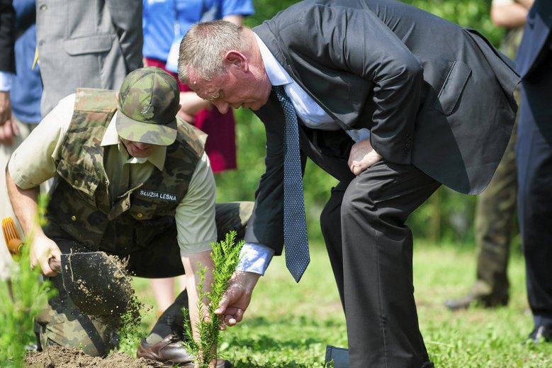 Minister Jan Szyszko sprawuje kontrolę nad Lasami Państwowymi