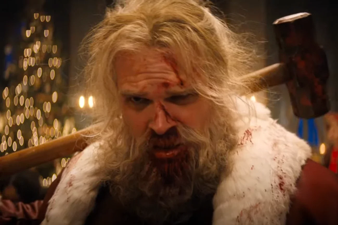 "Dzika noc" recenzja David Harbour jako Święty Mikołaj w "Dzikiej nocy"