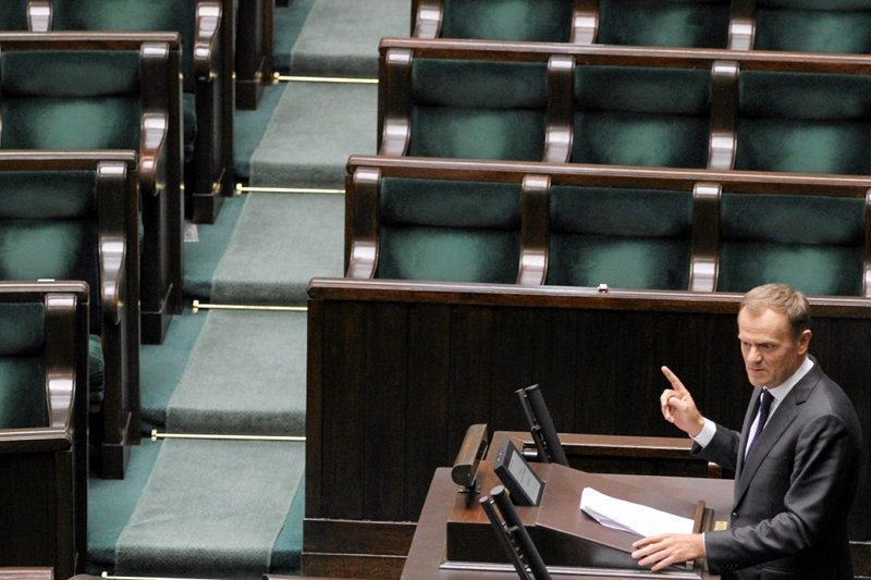 Premier Donald Tusk odpowiada na pytania posłów po wygłoszeniu swojego expose.