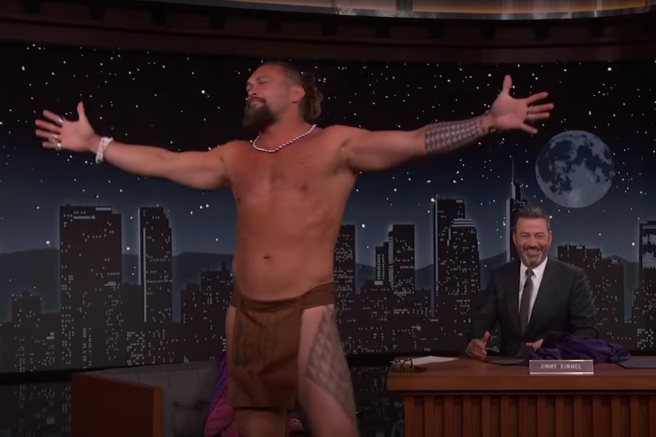 Jason Momoa ("Aquaman") pokazał pośladki w programie "Jimmy Kimmel Live".