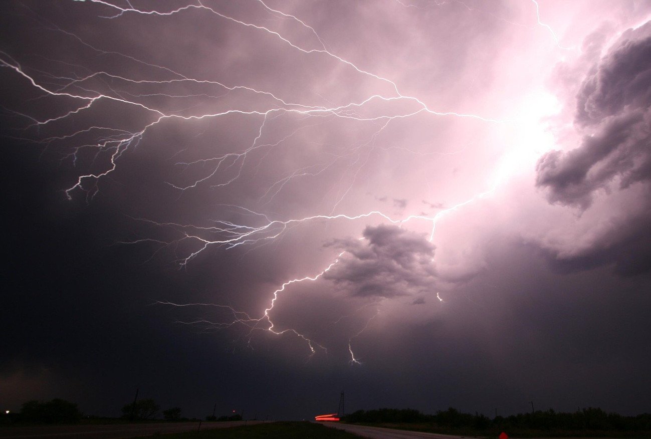Przed nami gwałtowne burze. IMGW i RCB zaktualizowały swoje ostrzeżenia.