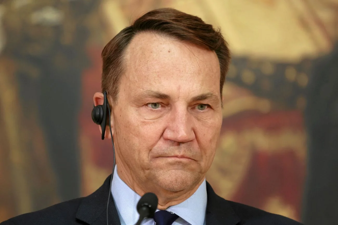 Tak Sikorski załatwił z USA rakiety dla Ukrainy. Wystarczył jeden telefon Putin podpadł Sikorskiemu i teraz tego żałuje. Wystarczył jeden telefon