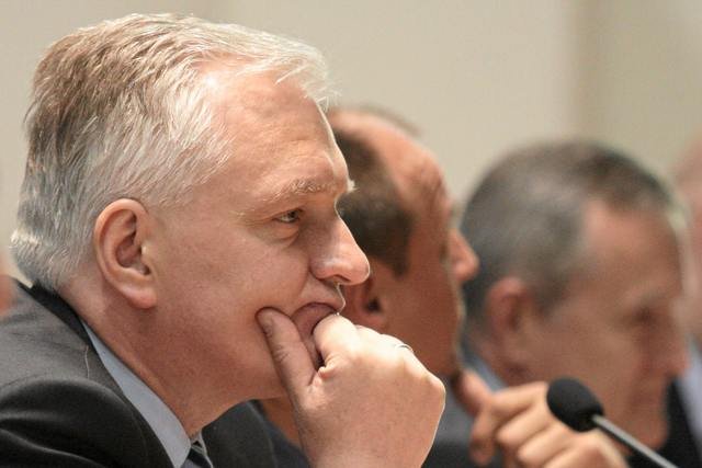 Jarosław Gowin przygotował ankietę, której wyniki mają pomóc w odnowieniu PO
