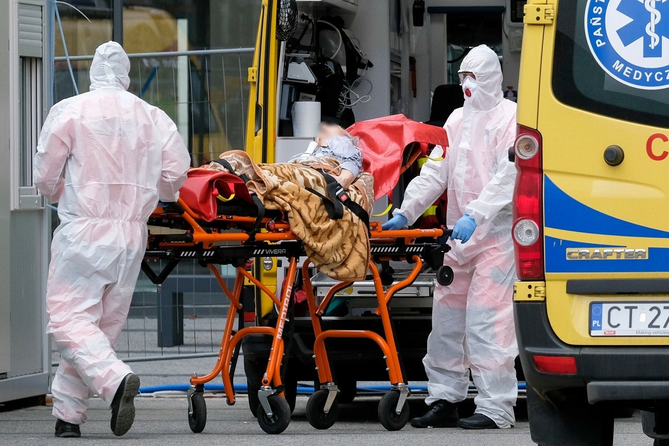 390 zakażeń koronawirusem w nowym raporcie MZ.