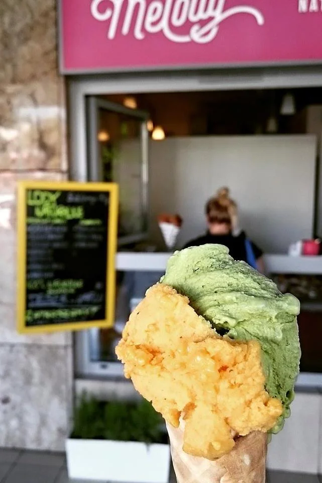 Lody od Melody z zielonej herbaty i rokitnika.