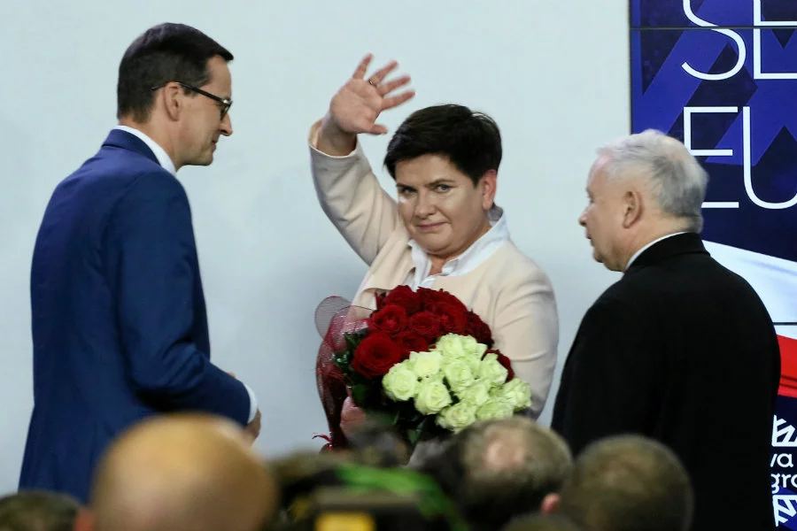 CenEA wyliczyło, ile ekipy Mateusza Morawieckiego, a wcześniej Beaty Szydło rozdają rocznie Polakom z budżetu państwa.