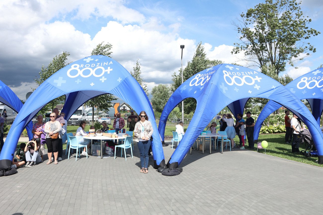 Jaka jest frekwencja na piknikach Rodzina 800+? Internauci kpią.