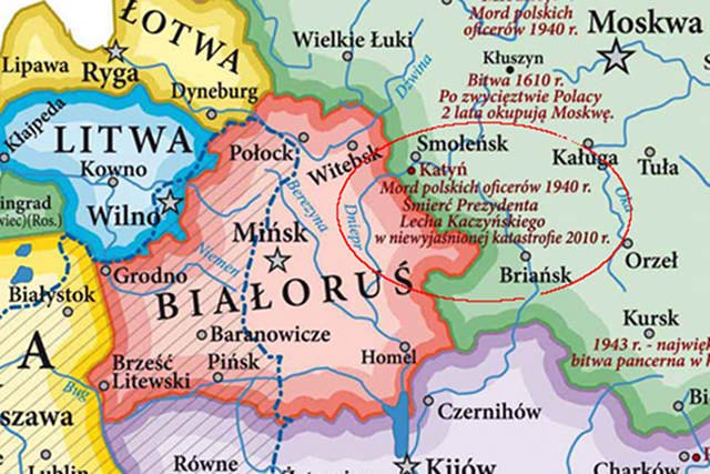 Fragment pierwszej wersji "Układanki Europa". Tu mowa jest o "niewyjaśnionej katastrofie". Druga edycja puzzli informuje już o "prawdopodobnym zamachu".