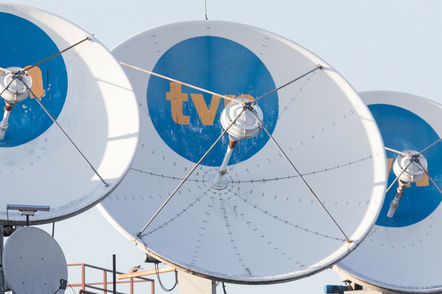 TVN rezygnuje z emisji jednego kanału naziemnie.