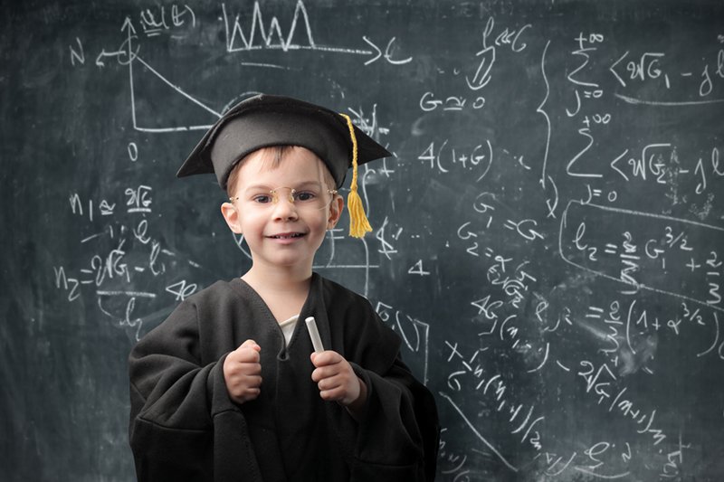 Czytanie i zdolności matematyczne siedmiolatka to gwarancja sukcesu w dorosłym życiu