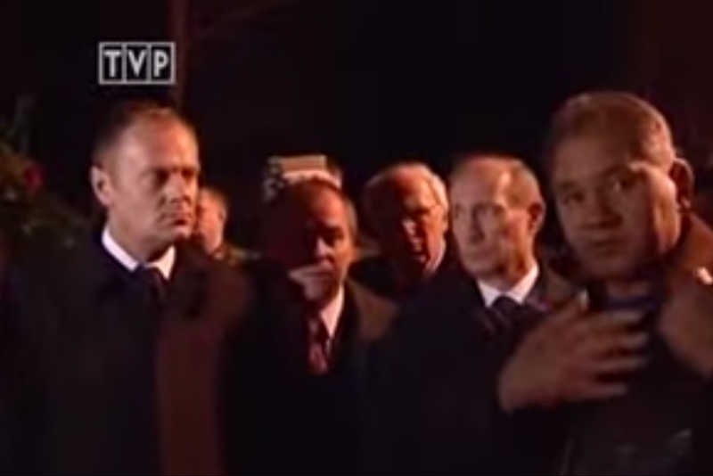 Antoni Macierewicz na nowo odkrył nagranie, które każdy może obejrzeć na YouTube.