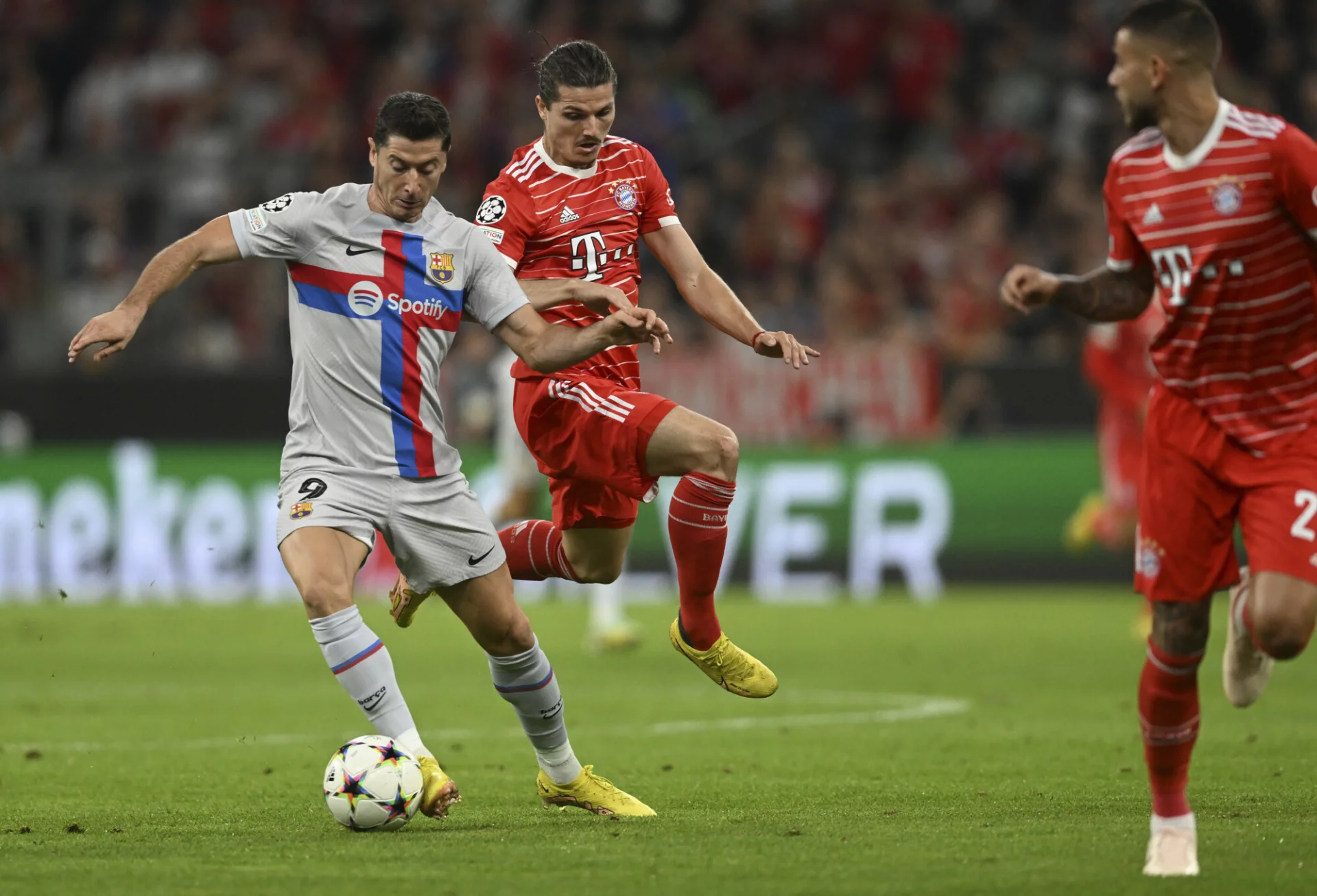 Ależ było blisko gola! Dwa pudła Lewandowskiego w starciu z Bayernem Monachium