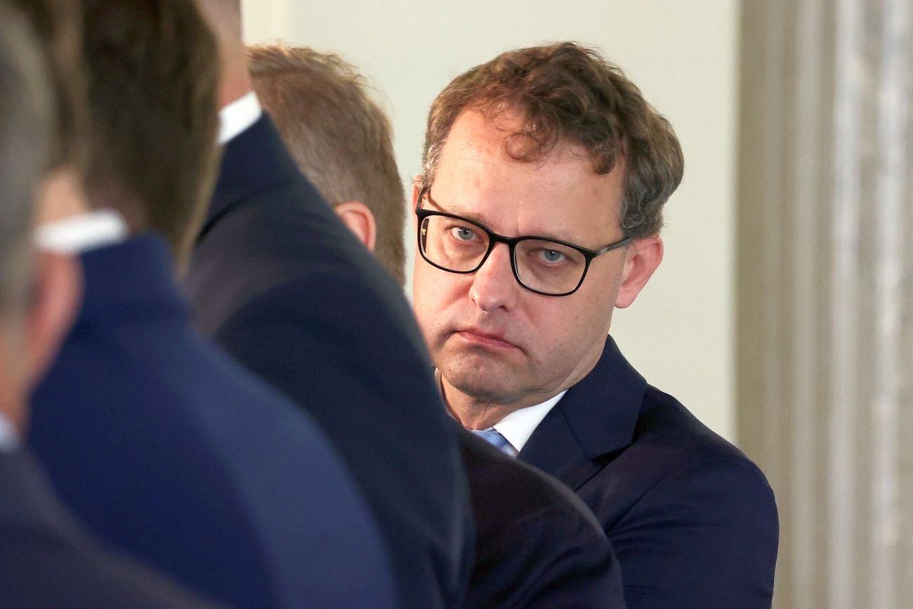 Nie zdradziła Romanowskiego - mówi ojciec aresztowanej urzędniczki