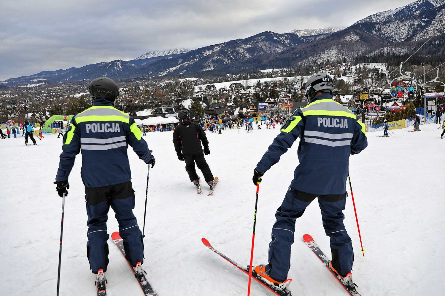 Policja szykuje się do kontroli na stokach narciarskich.