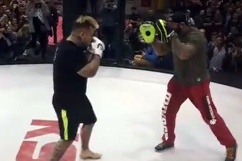 Popek i Pudzian w klatce spotkają się w grudniu na gali KSW w Krakowie. Popek twierdzi, że nigdy nie był tak dobrze przygotowany.