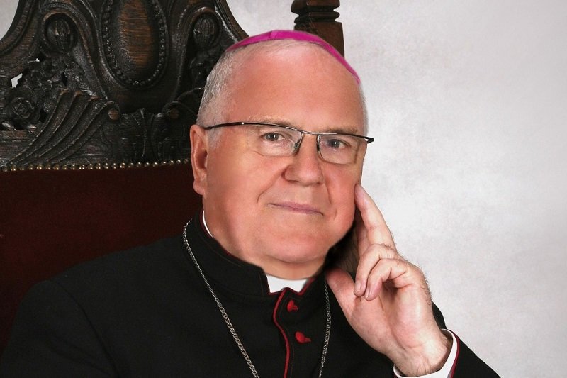 Bp Paweł Cieślik choruje na COVID-19.
