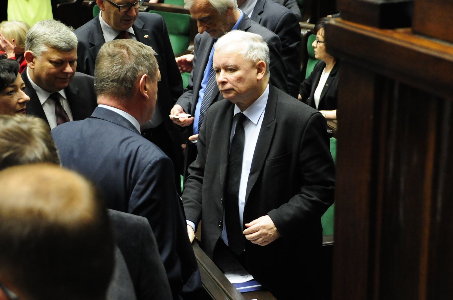 Z takim poparciem PiS nie powodów do świętowania rocznicy wyborów parlamentarnych.