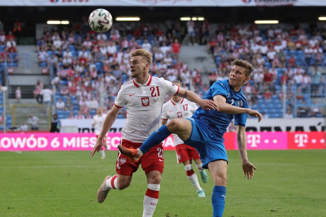 Kamil Jóźwiak w meczu z Islandią, pomocnik chce być motorem napędowym kadry