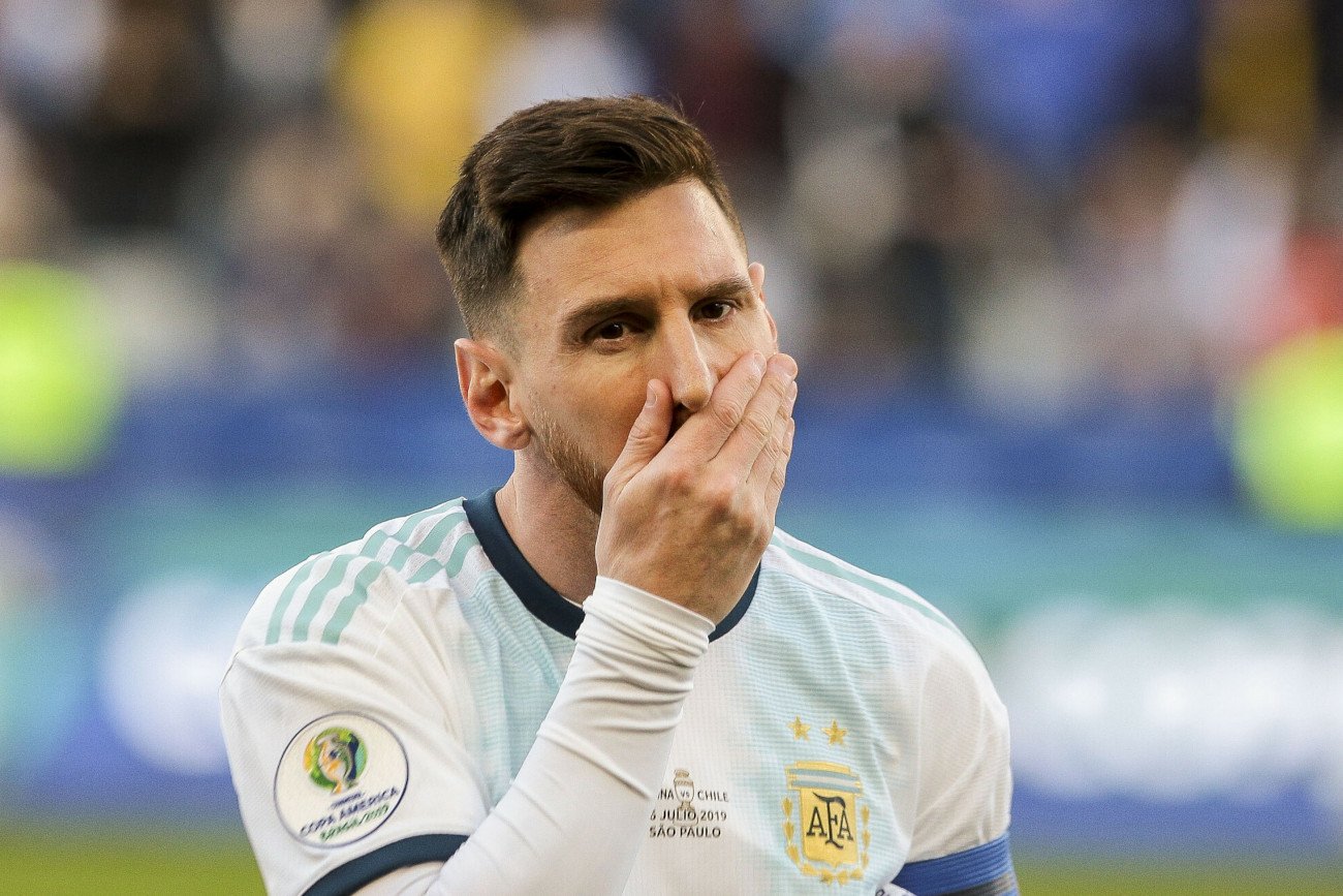 Lionel Messi podczas mundialu w Katarze zmierzy się w grupie z reprezentacją Polski z Robertem Lewandowskim.