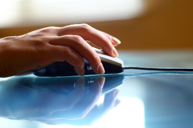 Internetowe wyszukiwarki i porównywarki usług, takie jak Pan Wybierak czy Prąd na klik, pozwalają w łatwy i szybki sposób zamawiać określone usługi