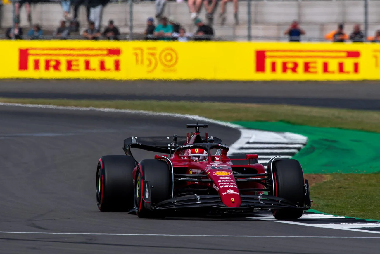 Carlos Sainz okazał się najszybszy podczas sobotnich kwalifikacji przed Grand Prix Wielkiej Brytanii.