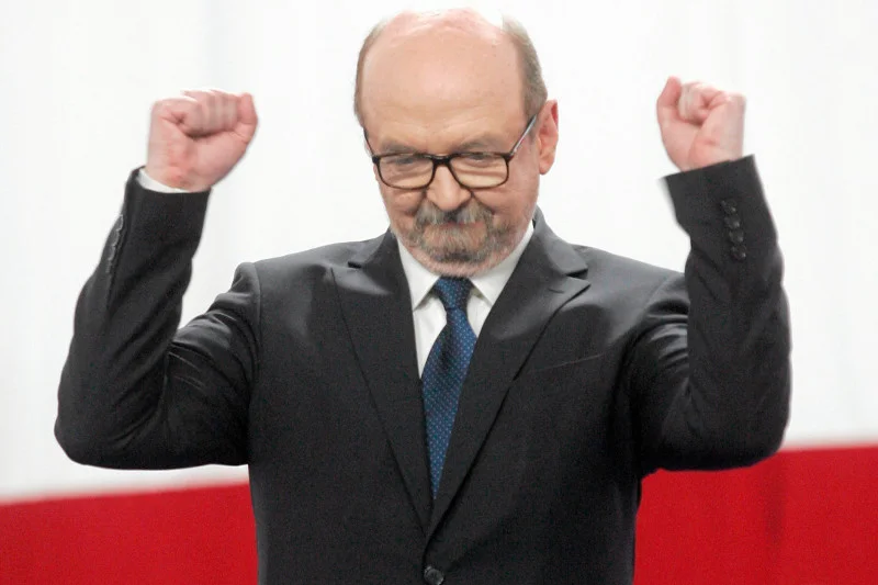 Legutko nie zgadza się (znów) z Timmermansem.