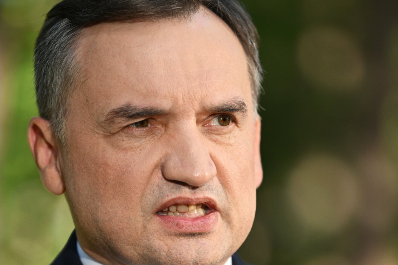 Ziobro złamał postanowienie sądu. Znów wypowiedział się na temat Holland