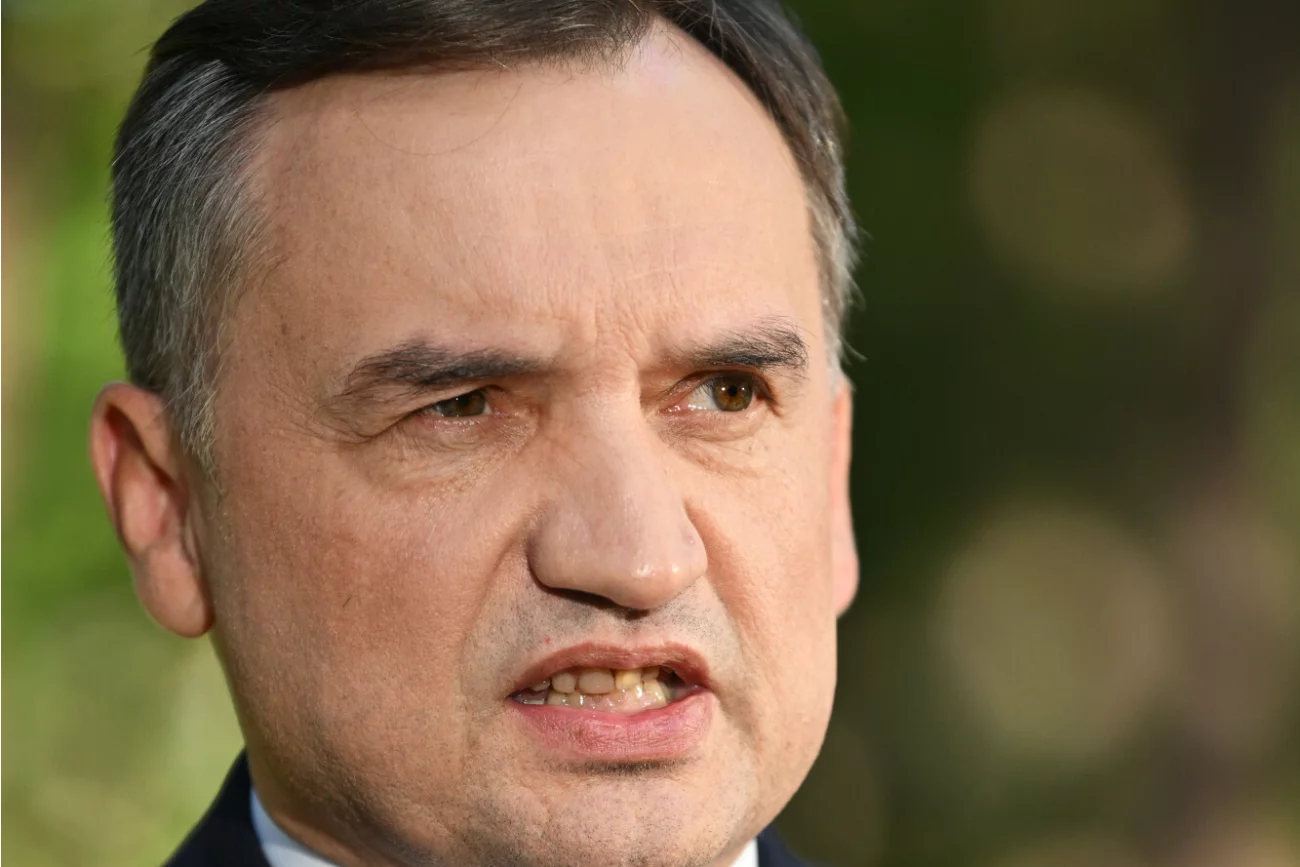 Ziobro złamał postanowienie sądu. Znów wypowiedział się na temat Holland