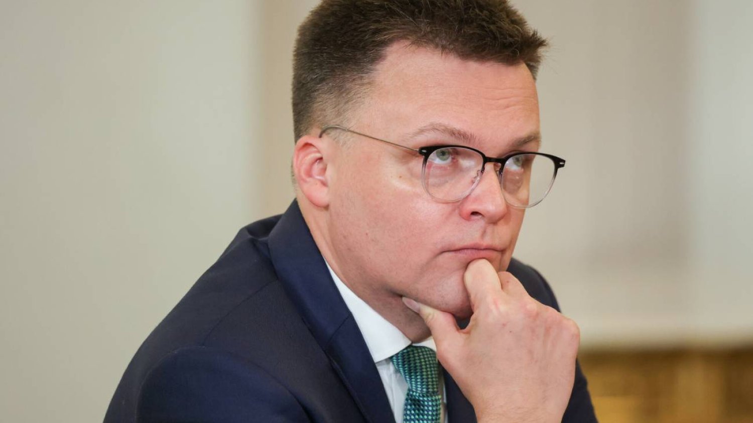 Sondaż pokazał opinię wyborców Hołowni o aborcji. Co da mrożenie projektów?