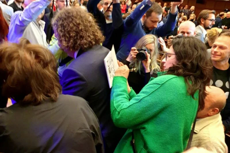 Aleksandra Dulkiewicz była rozchwytywana przez zgromadzonych na wykładzie Donalda Tuska.