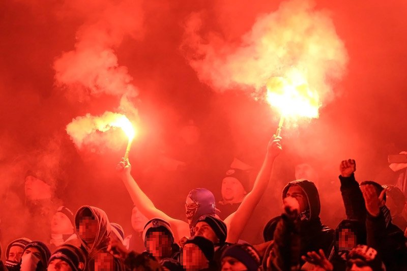 Kibole to nie tylko przemoc i nienawiść na stadionach, czy osławione ustawki. Dużo poważniejsze są przestępstwa, dla których takie działania są tylko przykrywką.