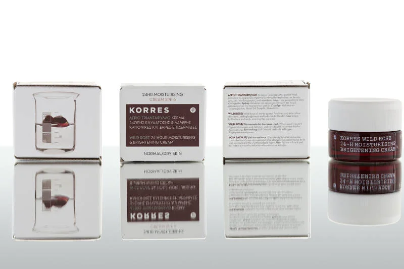 Wild Rose Cream Korres, który zapewnia 24 h nawilżenia