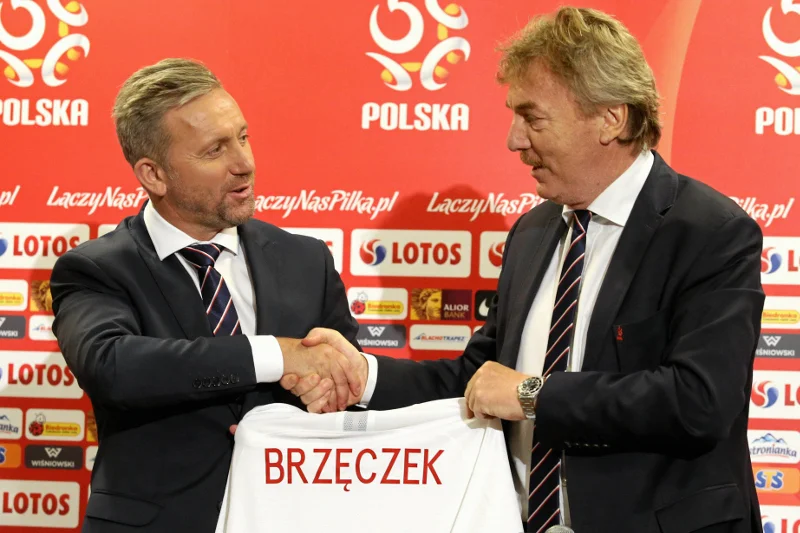 Jerzy Brzęczek na razie nie musi się martwić o swoją posadę.